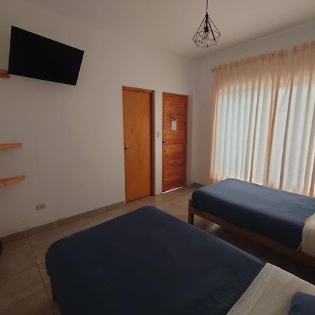 Ravenala Paracas Hostel Exterior photo